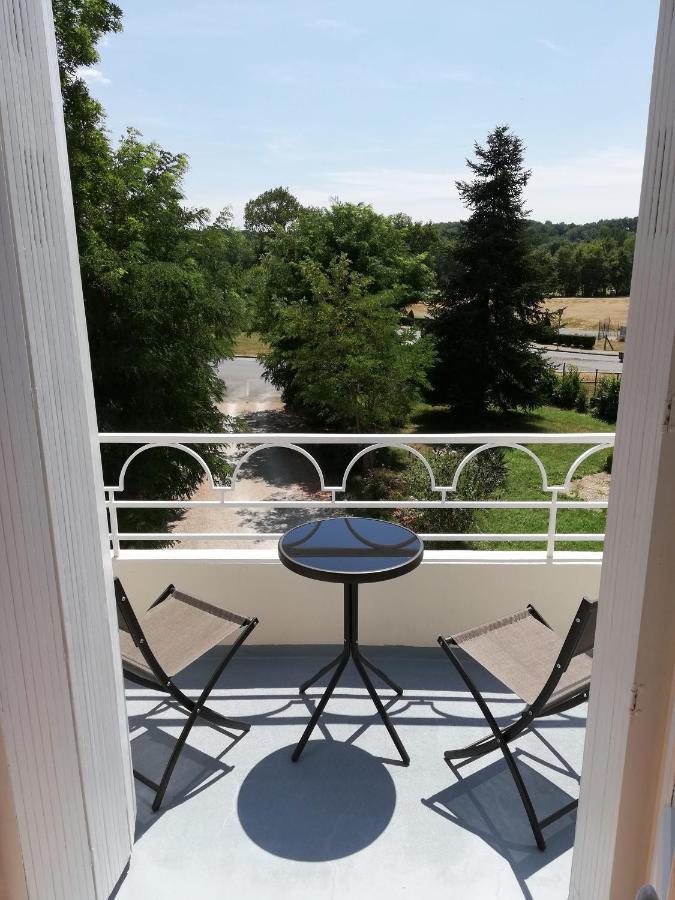 Vue Du Chateau D'Excideuil En Chambres Kültér fotó