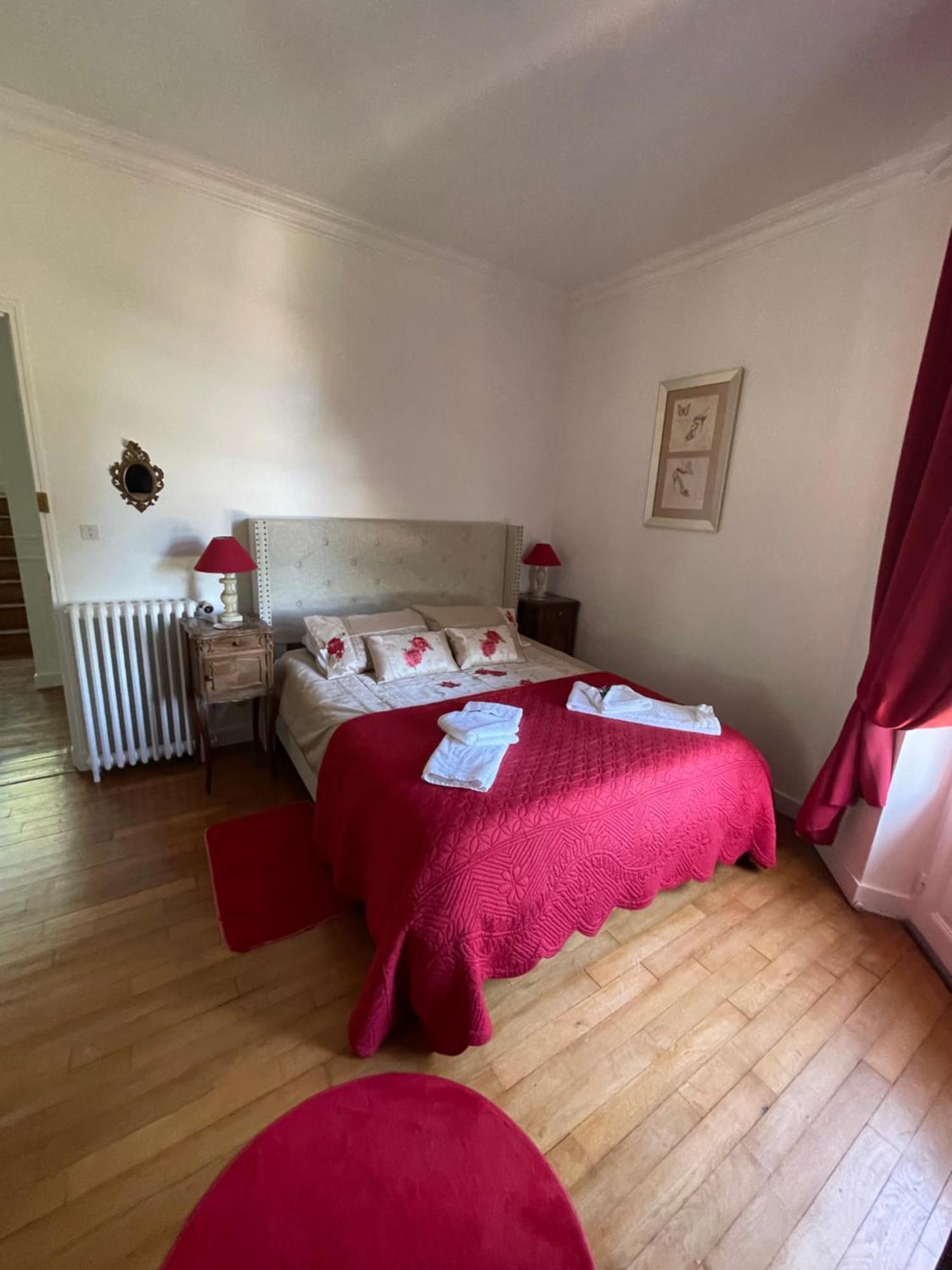 Vue Du Chateau D'Excideuil En Chambres Kültér fotó