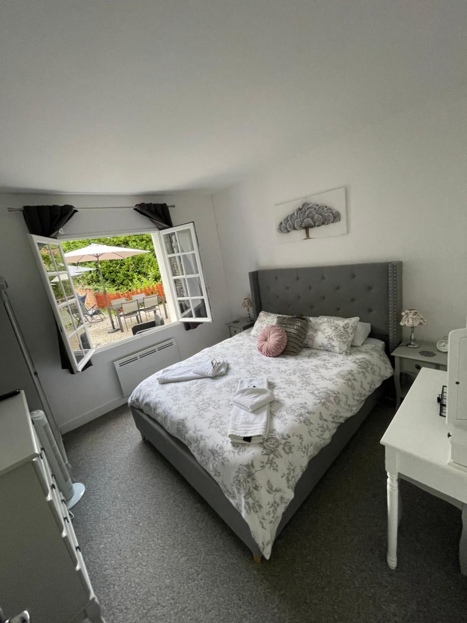 Vue Du Chateau D'Excideuil En Chambres Kültér fotó