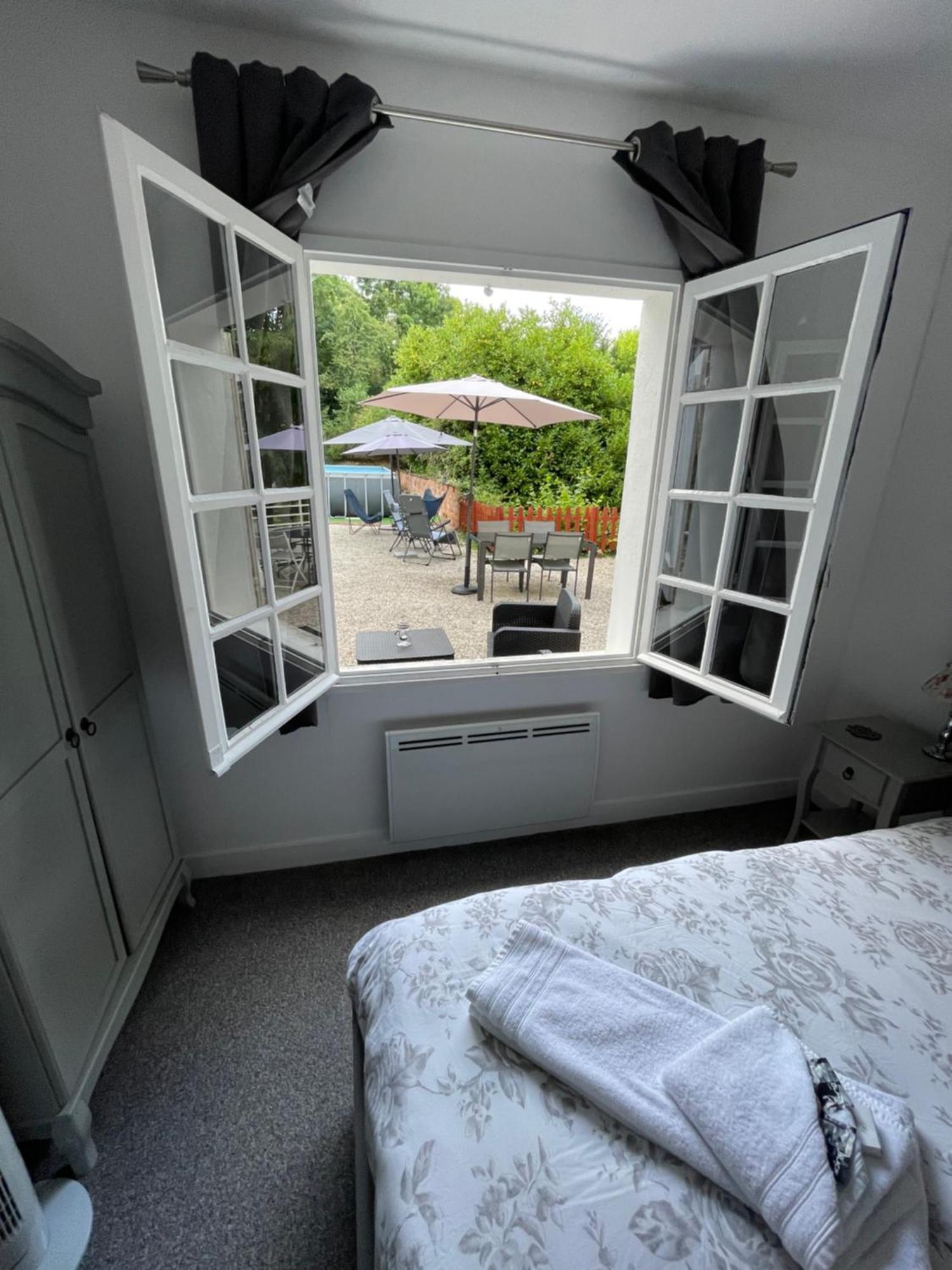 Vue Du Chateau D'Excideuil En Chambres Kültér fotó