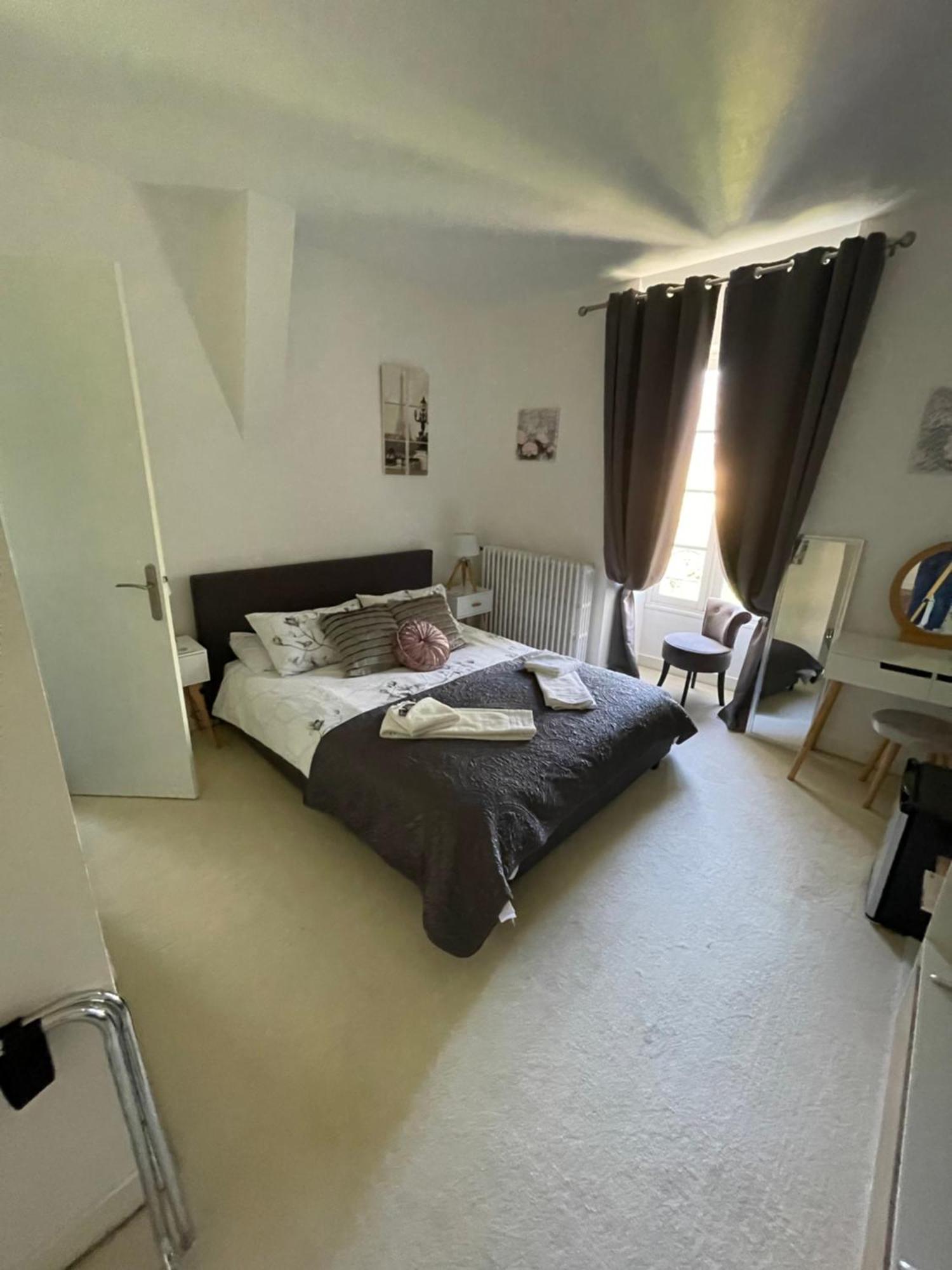 Vue Du Chateau D'Excideuil En Chambres Kültér fotó