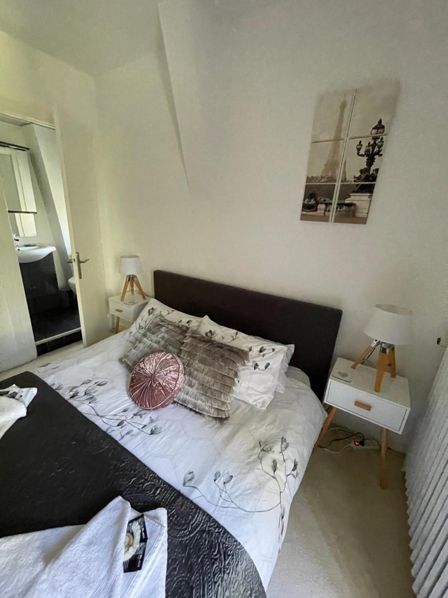 Vue Du Chateau D'Excideuil En Chambres Kültér fotó