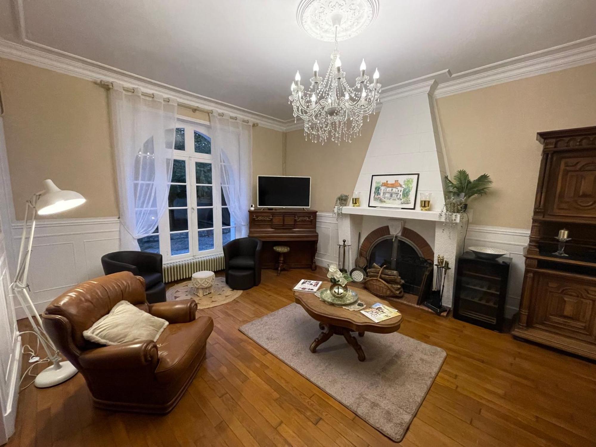 Vue Du Chateau D'Excideuil En Chambres Kültér fotó
