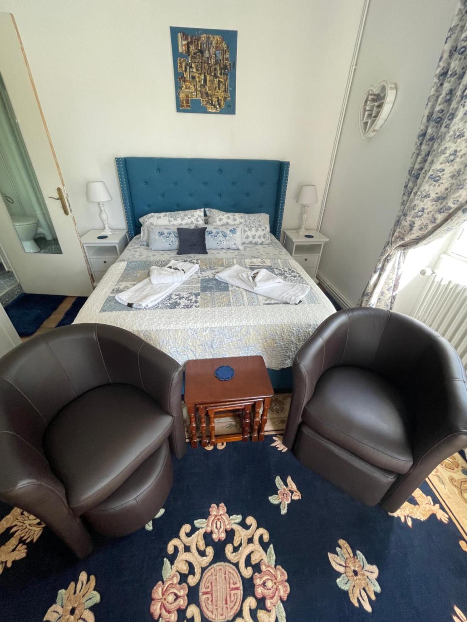 Vue Du Chateau D'Excideuil En Chambres Kültér fotó